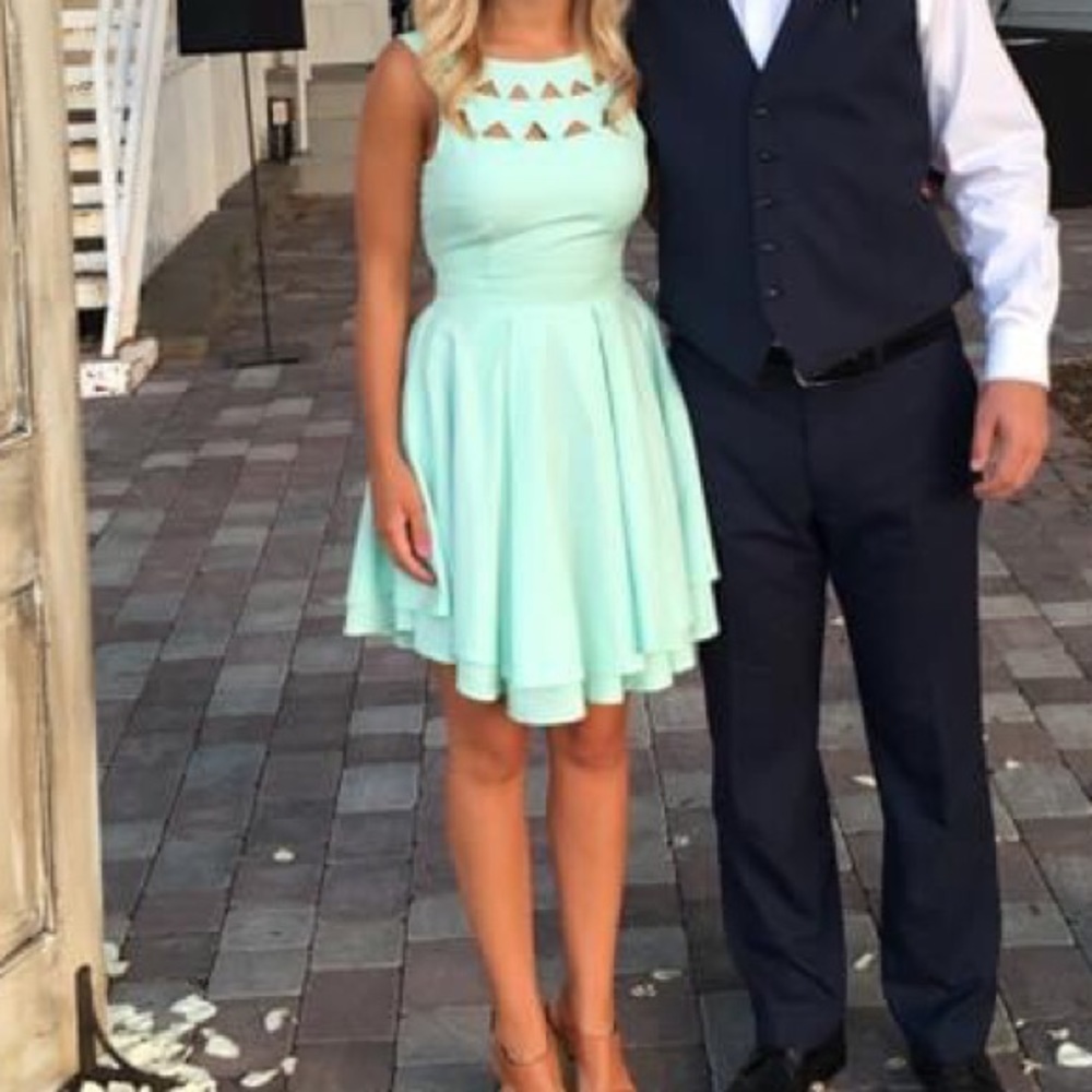 Lulu’s mint green cocktail dress